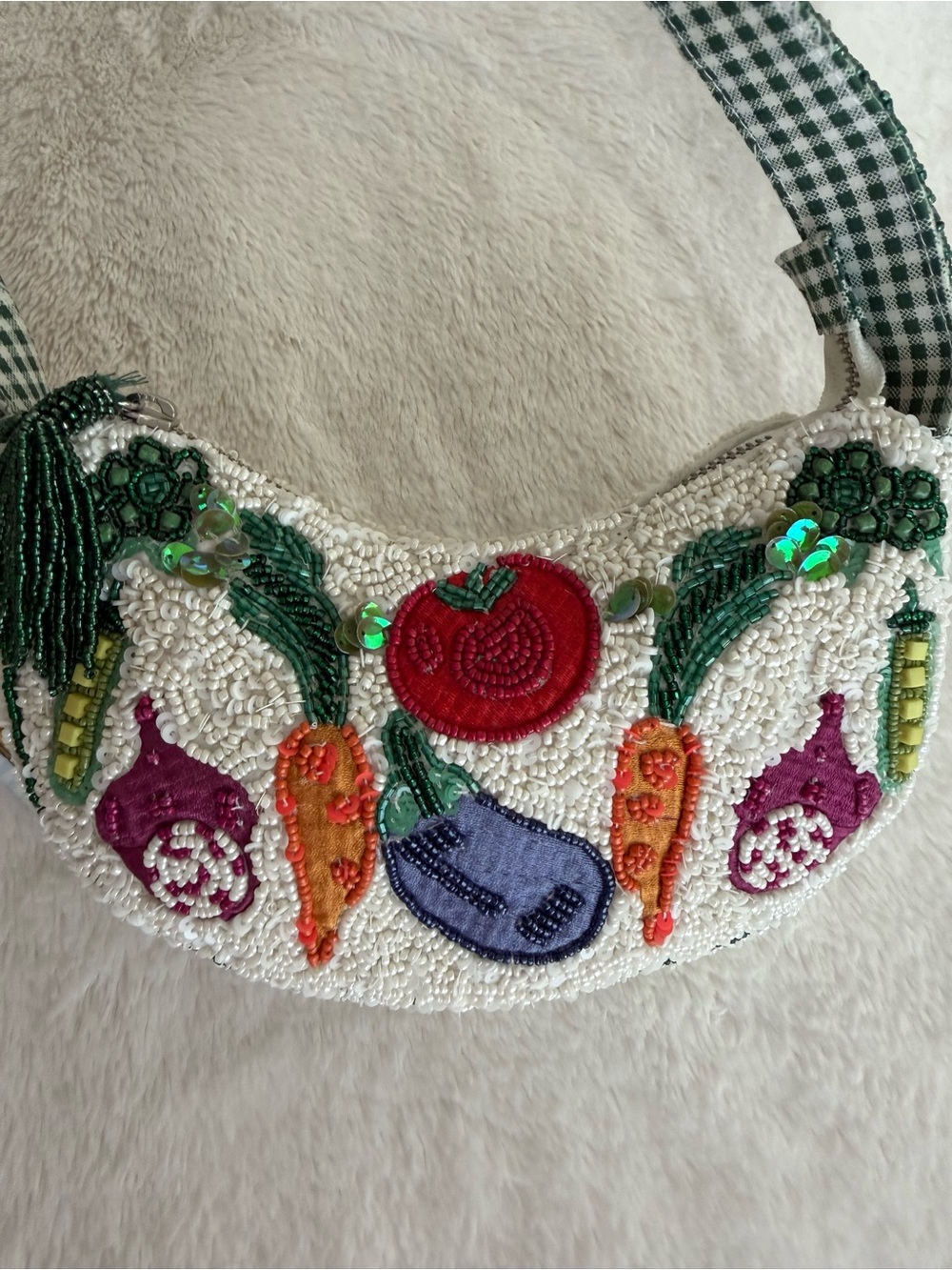 NWT Hand-Beaded Vegetable Motif Shoulder Bag in White tassel, green gingham - Picture 12 of 16